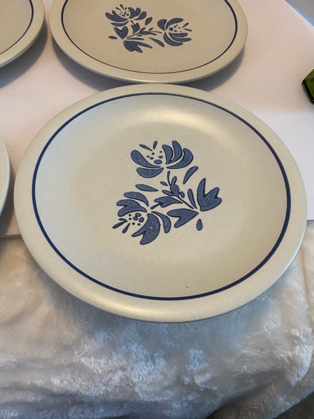 Pfaltzgraff Yorktowne Dinner Plate Blue Flower Made in USA 10 1/4" Vtg Set Of 4 - Picture 6 of 10